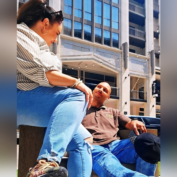 Meet your Posher, Adeaux - Picture 2 of 15